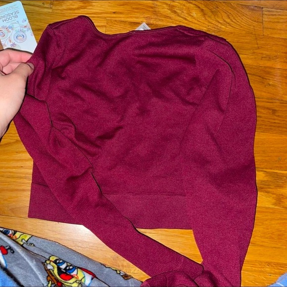 Burgundy Long Sleeve Crop Top - Picture 3 of 4